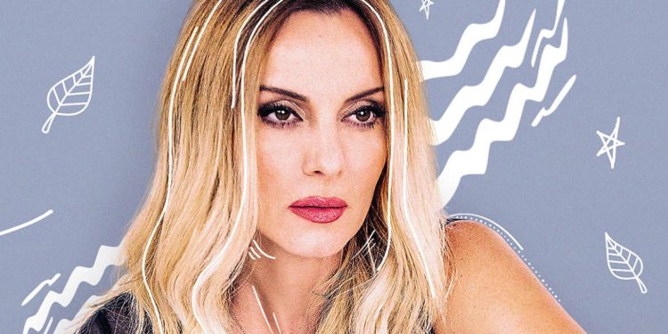 Η σπουδαία ερμηνεύτρια Πέγκυ Ζήνα τραγουδά «Νύχτα Μου Μάγισσα»