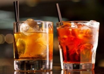 Έτσι βγήκε η φράση «Γιάννης κερνά, Γιάννης πίνει»