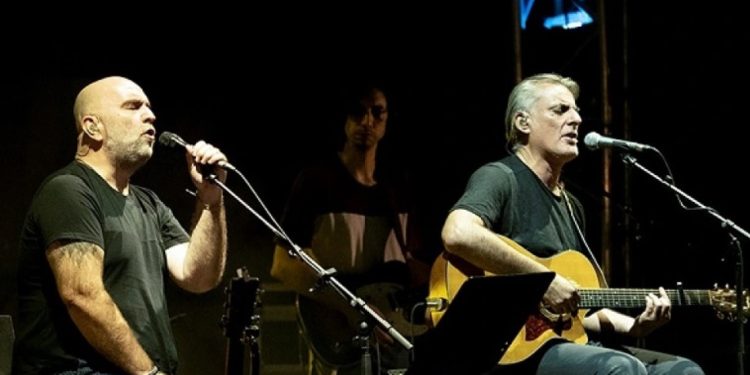 Πυξ Λαξ: Σε «ροκ μονοπάτια» στο θέατρο Αλσος