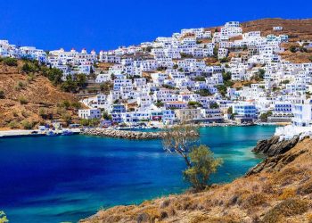 Η Αστυπάλαια στα επτά «κρυμμένα πετράδια» του πλανήτη για το ’25