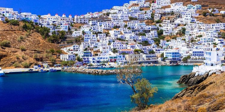 Η Αστυπάλαια στα επτά «κρυμμένα πετράδια» του πλανήτη για το ’25