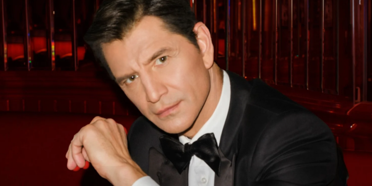 Σάκης Ρουβάς: Ο κορυφαίος Έλληνας star επιστρέφει στη νυχτερινή διασκέδαση