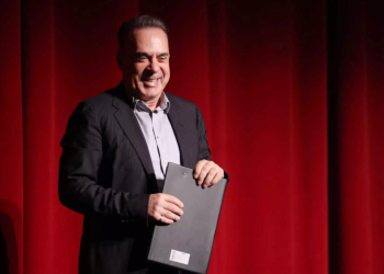 Ο Φώτης Σεργουλόπουλος παντρεύτηκε τον σύντροφό του