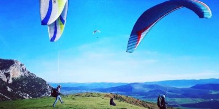 Βραζιλία: Βίντεο σοκ με αλεξιπτωτιστή ο οποίος πήδηξε από πλαγιά και σκοτώθηκε