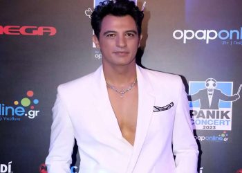 Δήμος Αναστασιάδης: «Λείπει ο Σφακιανάκης από το τραγούδι»