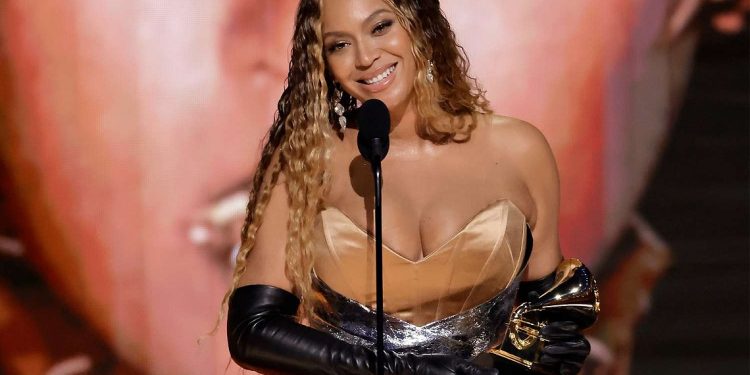 Η Μπιγιονσέ σαρώνει στα μουσικά βραβεία Grammy