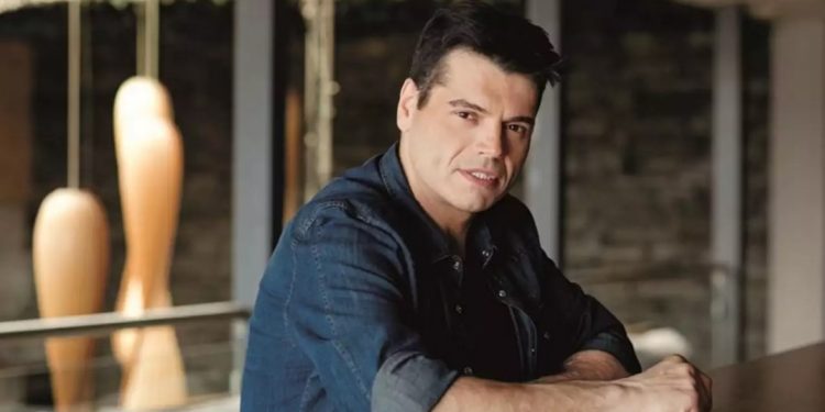 Γιώργος Δασκαλάκης «Σε Πληροφορώ» Νέο Τραγούδι μετά από 7 χρόνια