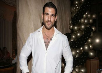 Ετεοκλής Παύλου: «Ο πατέρας μου πέθανε στα χέρια μου όταν ήμουν 7 ετών»