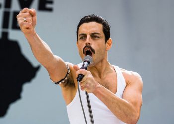 Φρέντι Μέρκιουρι: Χειρόγραφοι στίχοι του θρυλικού τραγουδιστή των Queen σε δημοπρασία