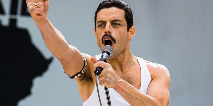 Φρέντι Μέρκιουρι: Χειρόγραφοι στίχοι του θρυλικού τραγουδιστή των Queen σε δημοπρασία