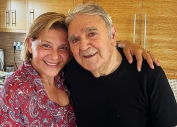 Γιώτα Νέγκα για Πασχάλη Τερζή: «Δεν έχει χάσει το χιούμορ του»
