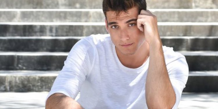 Γιώργος Κακοσαίος: Άνοιξε κέντρο περιποίησης άκρων!