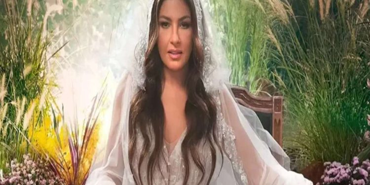 Έλενα Παπαρίζου: Κυκλοφόρησε το βίντεο κλιπ του νέου της τραγουδιού