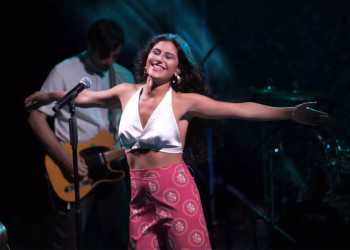 Μαρίνα Σπανού: «Ήθελα να γίνω ηθοποιός αλλά κατάλαβα ότι είμαι γεννημένη να τραγουδάω»