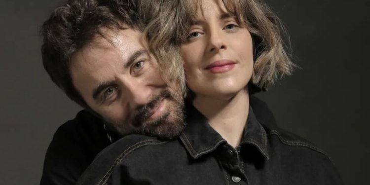 Θανάσης Τσαλταμπάσης: «Είμαι ακόμα ερωτευμένος με τη σύζυγό μου, πεταρίζει η καρδιά μου»