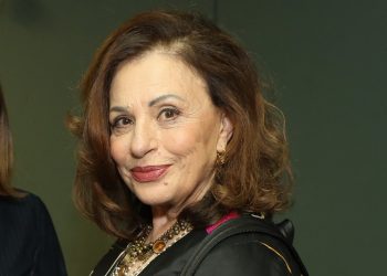 Χάρις Αλεξίου: Αφηγήτρια σε εκπομπή της ΕΡΤ