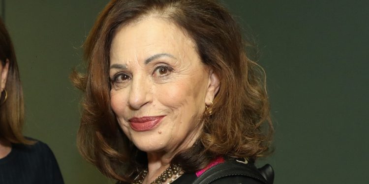 Χάρις Αλεξίου: Αφηγήτρια σε εκπομπή της ΕΡΤ