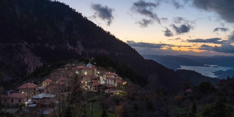 Χριστούγεννα στα Φιδάκια Ευρυτανίας: Ένα καταφύγιο ηρεμίας για τις γιορτές
