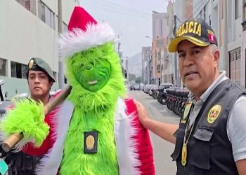 Αστυνομικός στο Περού ντύθηκε…. Grinch και συνέλαβε εμπόρους ναρκωτικών