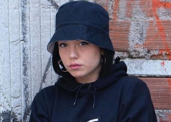 Marseaux: Θαυμαστής μου έχει κάνει δώρο ερωτικό βοήθημα