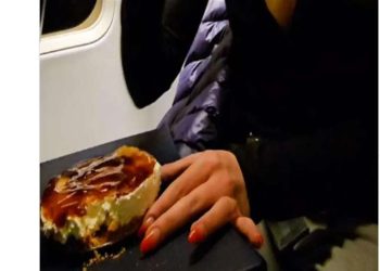 Ιταλίδα food blogger έφτιαξε cheesecake στον «αέρα»!