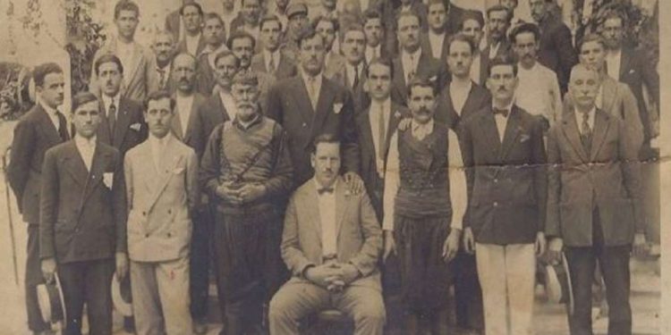 Mια ιστορική φωτογραφία με τους… 45 Γιάννηδες – Πώς βγήκε η φράση