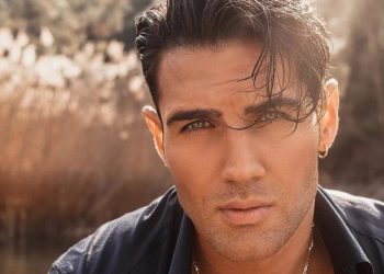 Πέτρος Ιακωβίδης – «Με Συγχωρείτε»Νέο Τραγούδι & Music Video