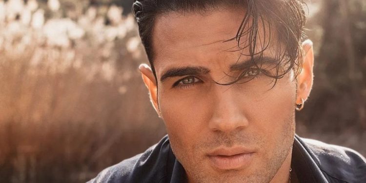 Πέτρος Ιακωβίδης – «Με Συγχωρείτε»Νέο Τραγούδι & Music Video