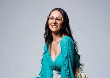 Klavdia -«Αστερομάτα» Το τραγούδι που θα εκπροσωπήσει την Ελλάδα στη Eurovision 2025