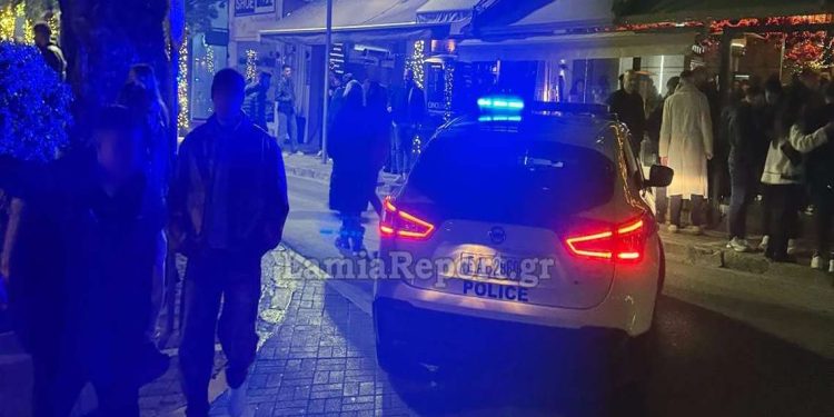 Λαμία: Οδηγός σταμάτησε για να χορέψει στη μέση του δρόμου (video)