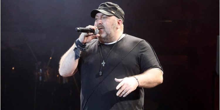 Ο Γιώργος Αλκαίος επιστρέφει πιο ερωτικός από ποτέ με το τραγούδι «ΤΟΤΕ»