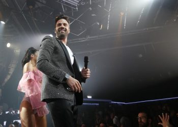 Viral η συναυλία του Κωνσταντίνου Αργυρού στα Τίρανα στο Pallati i Kongreseve