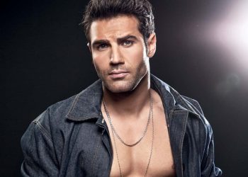 Ο Πέτρος Ιακωβίδης έγινε πλατινένιος με το «Καλησπέρα»