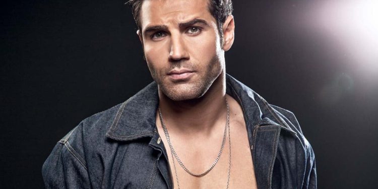 Ο Πέτρος Ιακωβίδης έγινε πλατινένιος με το «Καλησπέρα»