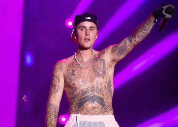 Justin Bieber: Απαντά στις φήμες περί υποτροπής στη χρήση ουσιών