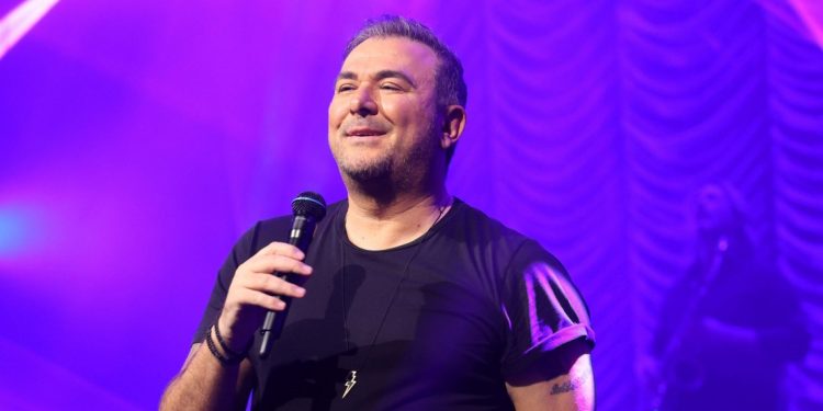 Αντώνης Ρέμος – «Ο Άγγελος Μου» Από το live album «Νίκος Μωραΐτης – Εκατό Φορές Κομμάτια» 