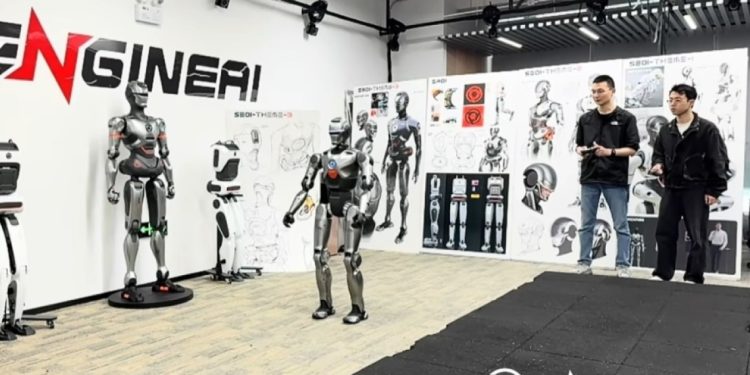 Κίνα: Έφτιαξαν ρομπότ που μπορεί να κάνει μπροστινή κωλοτούμπα (ΒΙΝΤΕΟ)