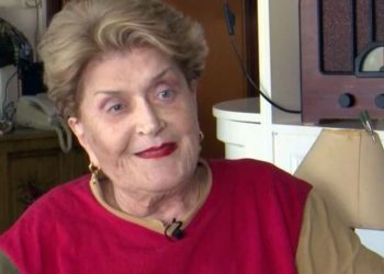 Βάσια Τριφύλλη:«Παντρεύτηκα 18,5 ετών στην Καισαριανή. Δεν ξέρω αν ήταν έρωτας, αλλά έχω την εντύπωση ότι ήταν θαυμασμός