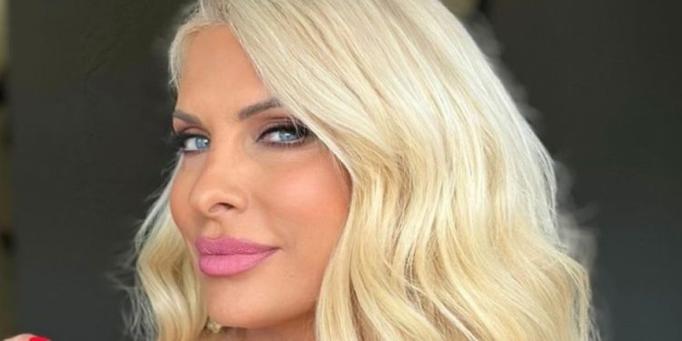 Ελένη Μενεγάκη: Η απόδραση στα Άχλα και οι ρομαντικές στιγμές με τον Παντζόπουλο