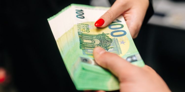 Νέο κύκλωμα στη Ρόδο: Έβγαζαν «μαϊμού» πτυχία αγγλικών για 1.200 ευρώ. Εμπλέκεται η πολεοδόμος και σύμβουλος δήμαρχου