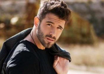 Γιώργος Λιβάνης: Στη Λευκάδα αγκαλιά με τον γιο του