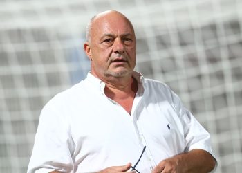 Αχιλλέας Μπέος – Εθνική Πινακοθήκη: «Αυτά δεν είναι έργα τέχνης, είναι καραγκιοζιλίκια»