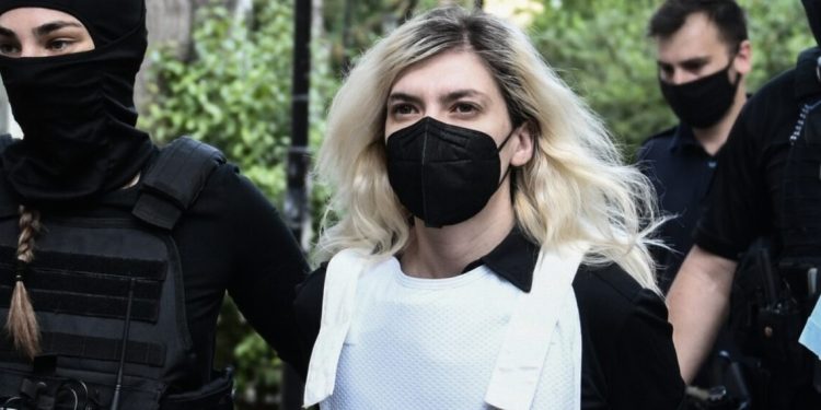 Ρούλα Πισπιρίγκου: Ξέσπασε στο άκουσμα της ενοχής της ,το Μικτό Ορκωτό Δικαστήριο της Αθήνας την καταδίκασε σε δις ισόβια