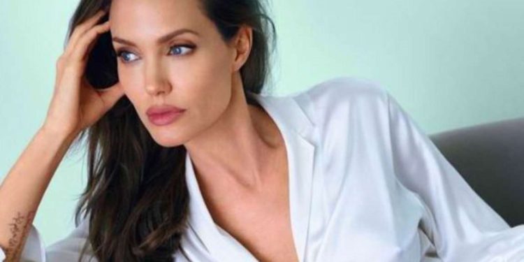 Η Αντζελίνα Τζολί δυσκολεύεται να εμπιστευτεί τους άντρες μετά από όσα πέρασε με τον Μπραντ Πιτ