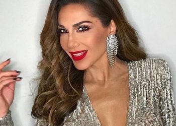 Δέσποινα Βανδή – «Έχω Εμένα» Κυκλοφόρησε το νέο της τραγούδι & Music Video