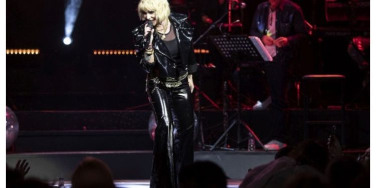 Η Ελεονώρα Ζουγανέλη έκανε πρεμιέρα με τον αγαπημένο της, Νίκο Συρίγο & τους γονείς της, Ισιδώρα & Γιάννη Ζουγανέλη