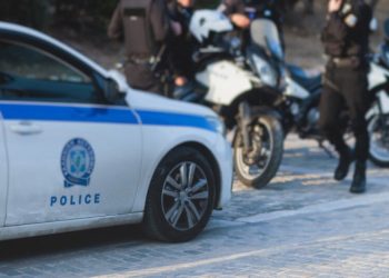 ΣΟΚ στο Αίγιο: Σκότωσε τον θείο και τον φίλο του – Πήγε μόνος του στην αστυνομία να παραδοθεί