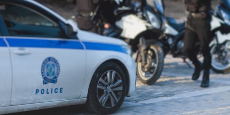 ΣΟΚ στο Αίγιο: Σκότωσε τον θείο και τον φίλο του – Πήγε μόνος του στην αστυνομία να παραδοθεί