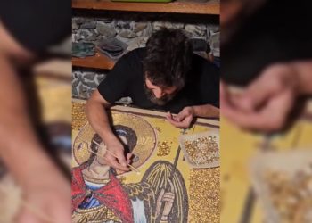 Από την πολιτική στην Aγιογραφία: Ο Αλέξης Γεωργούλης δημιουργεί ψηφιδωτά στη Λάρισα