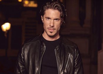 Το evitanews.gr θυμάται αγαπημένα τραγούδια του χθές – Ν. Οικονομόπουλος «Ξεκαθάρισα»